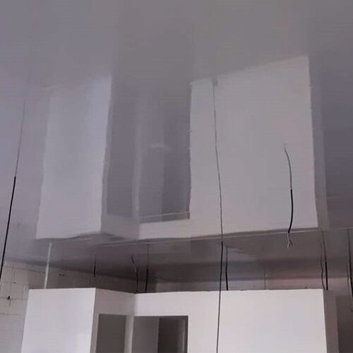 Suministro-e-Instalación-de-Cielo-PVC-Blanco-Brillante